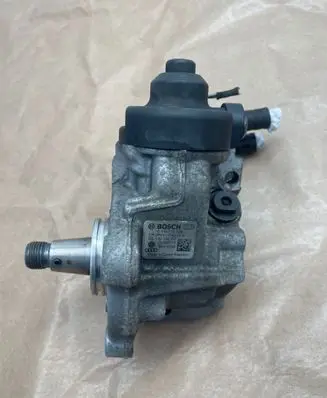 Audi A4 S4 B8 8K Fuel injection high pressure pump 03L130755AC 0445010529