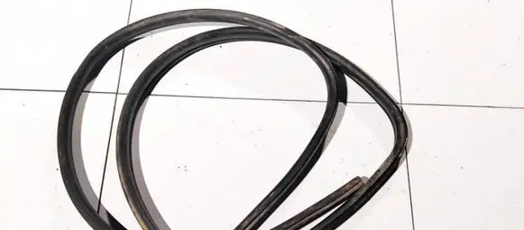 Jeep Cherokee Rubber seal front coupe door 