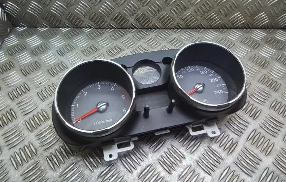 Nissan Qashqai+2 Speedometer (instrument cluster) JD73E
