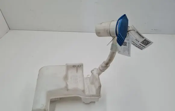 Volkswagen Jetta VI Windshield washer fluid reservoir/tank 5C6955449AE