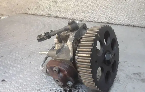 Opel Zafira B Fuel injection high pressure pump HU2940000505 55586501