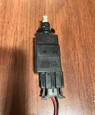 Mercedes-Benz E W211 Brake pedal sensor switch 0015454009