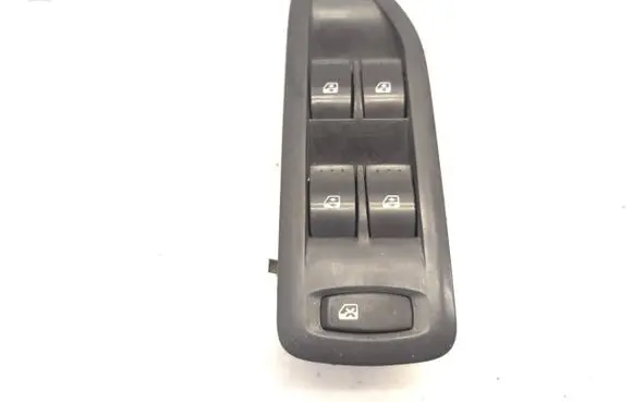 Renault Laguna II Electric window control switch 8200397297B