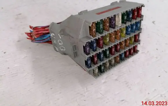 Volvo V70 Fuse box set 9162439