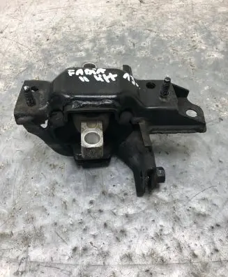 Skoda Fabia Mk2 (5J) Engine mount bracket 6Q0199555AR