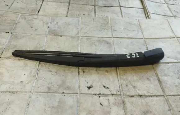 Toyota RAV 4 (XA20) Rear wiper blade 