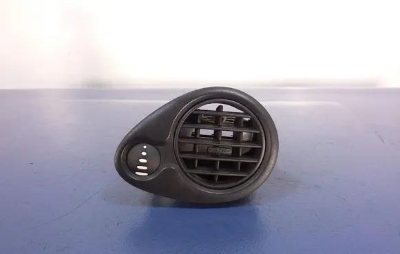 Renault Clio III Dashboard side air vent grill/cover trim 