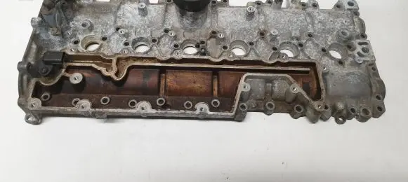 Volvo XC60 Rocker cam cover 6K272BD 6K272BC