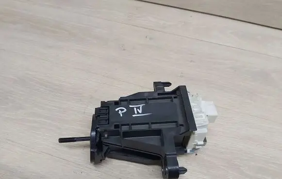 Toyota Prius (XW50) Gear shifter/selector P4LEWAREK