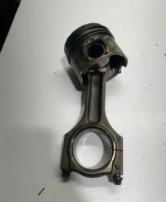 BMW 7 F01 F02 F03 F04 Piston with connecting rod