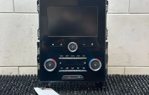 Head unit multimedia control
