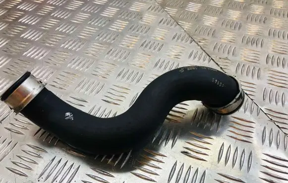 Mercedes-Benz C W204 Engine coolant pipe/hose A2045011682