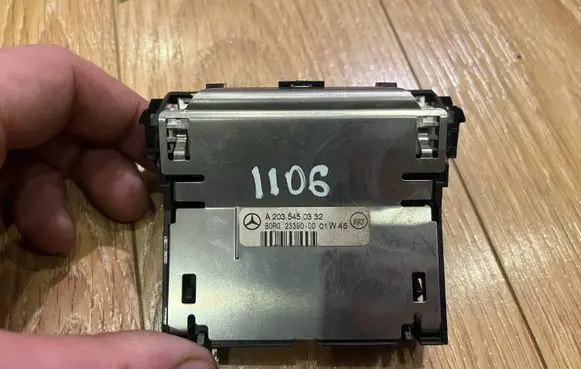Mercedes-Benz C W203 Parking PDC sensor display screen A2035450332