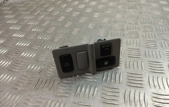 Lexus RX 330 - 350 - 400H Fuel tank opening switch 