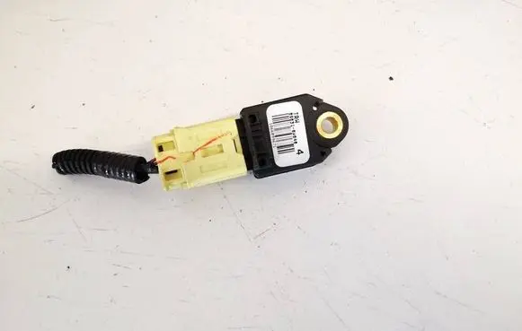 Lexus IS 220D-250-350 Airbag deployment crash/impact sensor 898310w040 89831-0w040