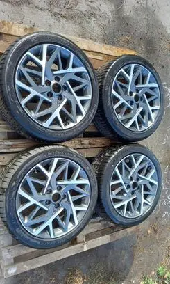Hyundai Kona I R18 alloy rim 