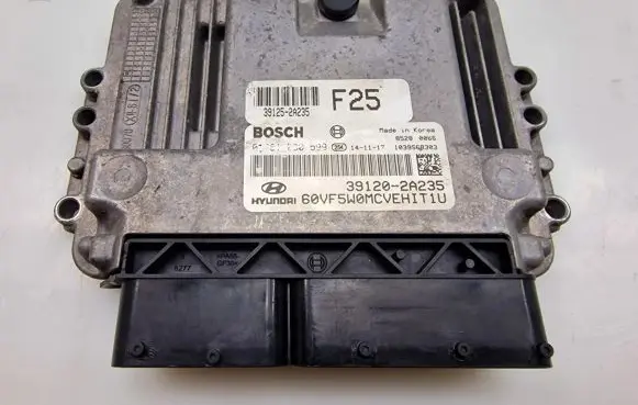 Hyundai i40 Engine control unit/module 391202A235