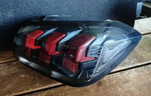 Peugeot 208 Rear/tail lights 9823216580