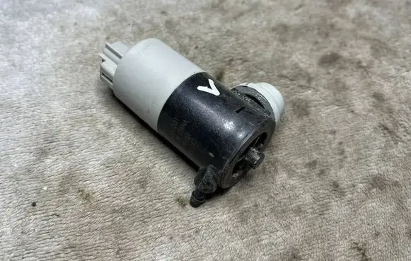 Toyota Auris E210 Hand brake release handle T1976 1032551001