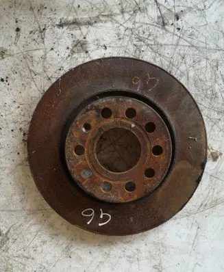 Volkswagen Golf VI Front brake disc