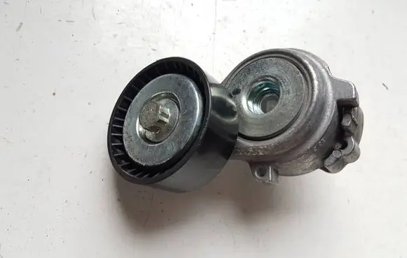Peugeot 2008 II Generator/alternator belt tensioner 9841989080
