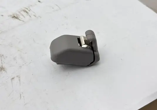 Alfa Romeo Giulia Sun visor clip/hook/bracket 156124751 735639275