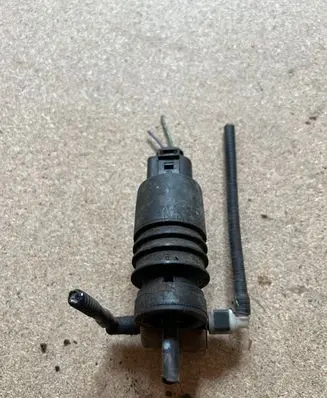 Audi A6 S6 C5 4B Windscreen/windshield washer pump 1K6955651 3122789 1J0973722