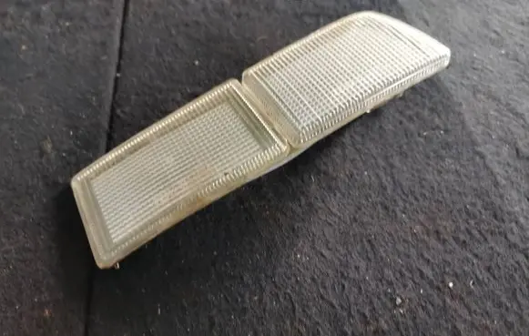 Volkswagen Golf III Front reflector 121602B