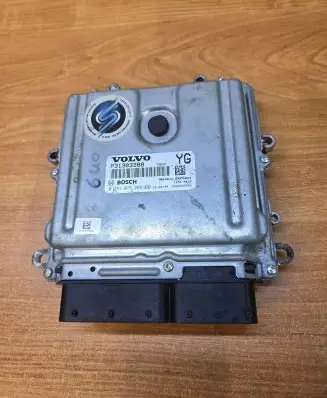 Volvo C70 Engine control unit/module P31303388 0281015286 1039S33755