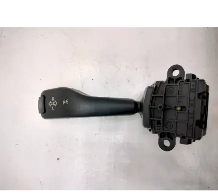BMW 5 E39 Indicator stalk 8363668M 0110401025