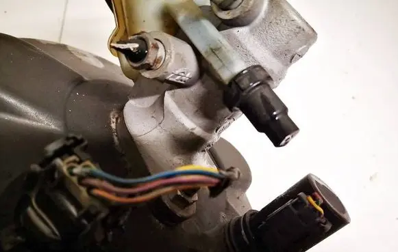 Volvo XC70 Master brake cylinder 