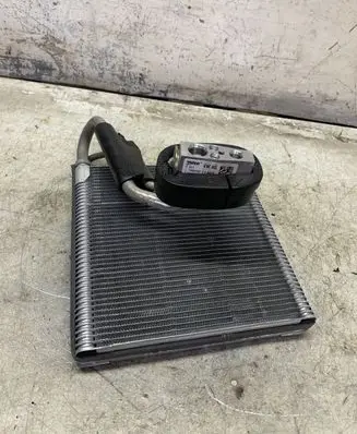 Volkswagen Touran III Air conditioning (A/C) radiator (interior) 
