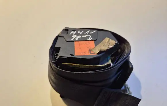 Audi A4 S4 B5 8D Rear seatbelt 8D9857805D 566190601