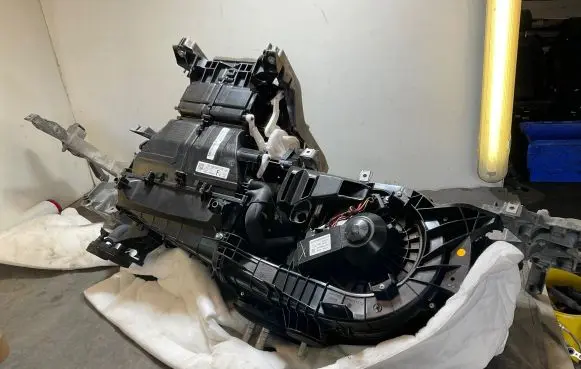 Land Rover Range Rover Velar Interior heater climate box assembly J8A219B555F HK8304545CB MF4432709113