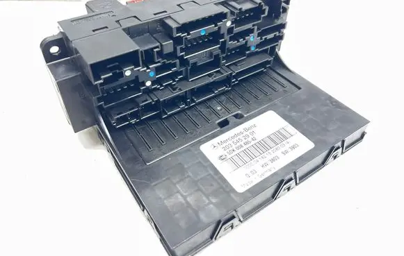 Mercedes-Benz C W203 Fuse module 2035452901 5DK00848542
