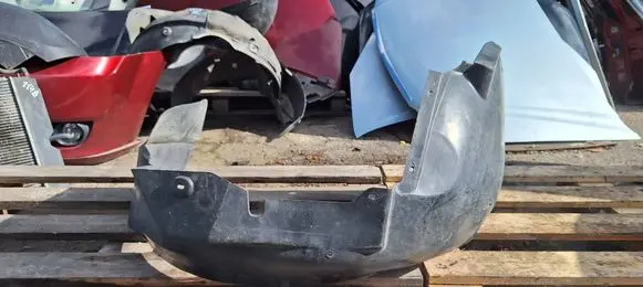 Front wheel arch liner splash guards