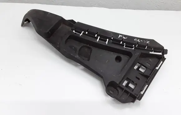 Volvo XC90 Front bumper mounting bracket 08620564