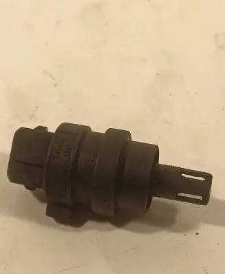 Volkswagen Golf IV Intake air temperature sensor 028906081