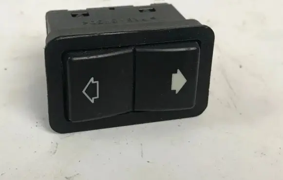 BMW 5 E39 Electric window control switch 8368974