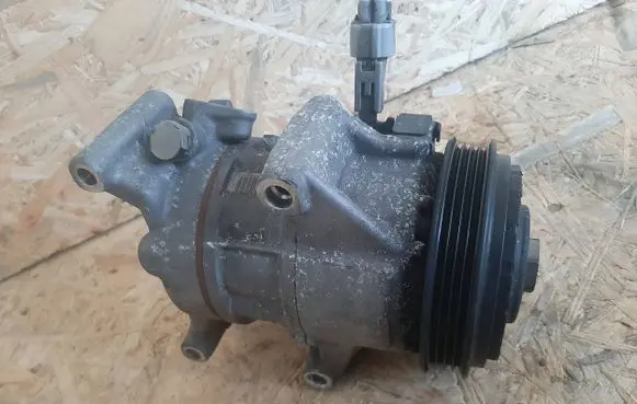 Toyota Verso-S Air conditioning (A/C) compressor (pump) 4472604201 02N11215 5TSE10C
