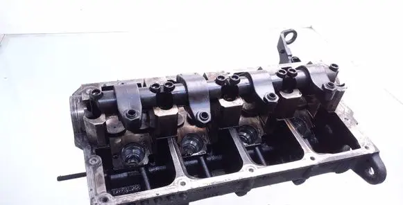 Volkswagen Touran I Engine head 038103373R