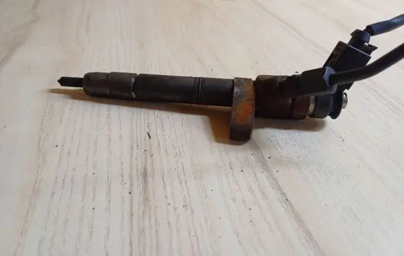 Mercedes-Benz A W168 Fuel injector 0445110167
