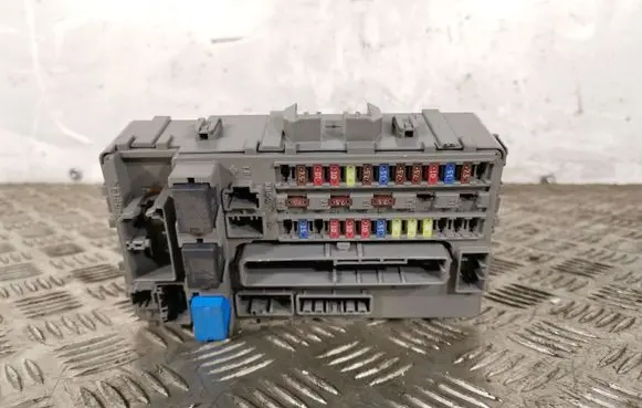 Honda Accord Fuse module 116RA000008