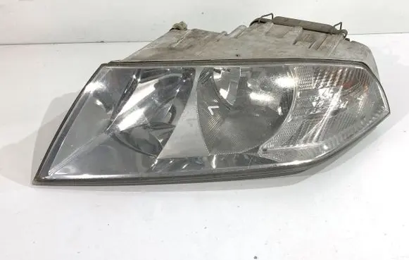Skoda Octavia Mk2 (1Z) Headlight/headlamp 1Z1941015