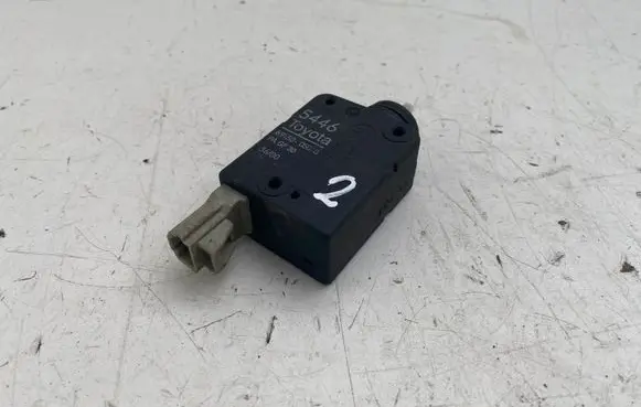 Toyota Avensis T220 Tailgate boot lock/latch motor 6915005010