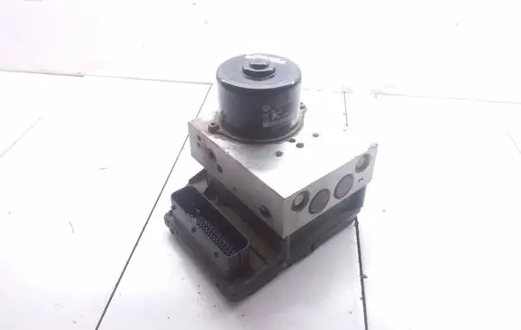 Volkswagen Golf IV ABS Pump 6X0614517 1C0907379