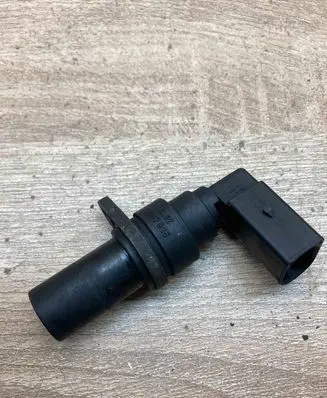 BMW 5 E39 Crankshaft position sensor 2247926 25916010