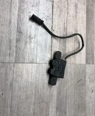 Volvo XC70 Engine bonnet/hood lock/catch 31425845 M16V123