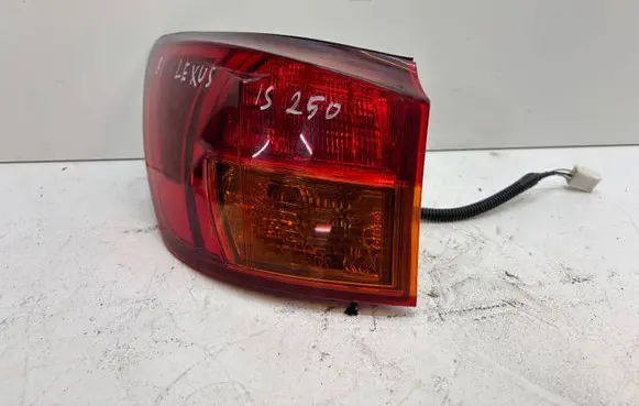 Lexus IS 220D-250-350 Rear/tail lights 