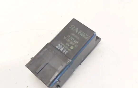 Citroen C4 II Picasso Glow plug pre-heat relay 9802424080